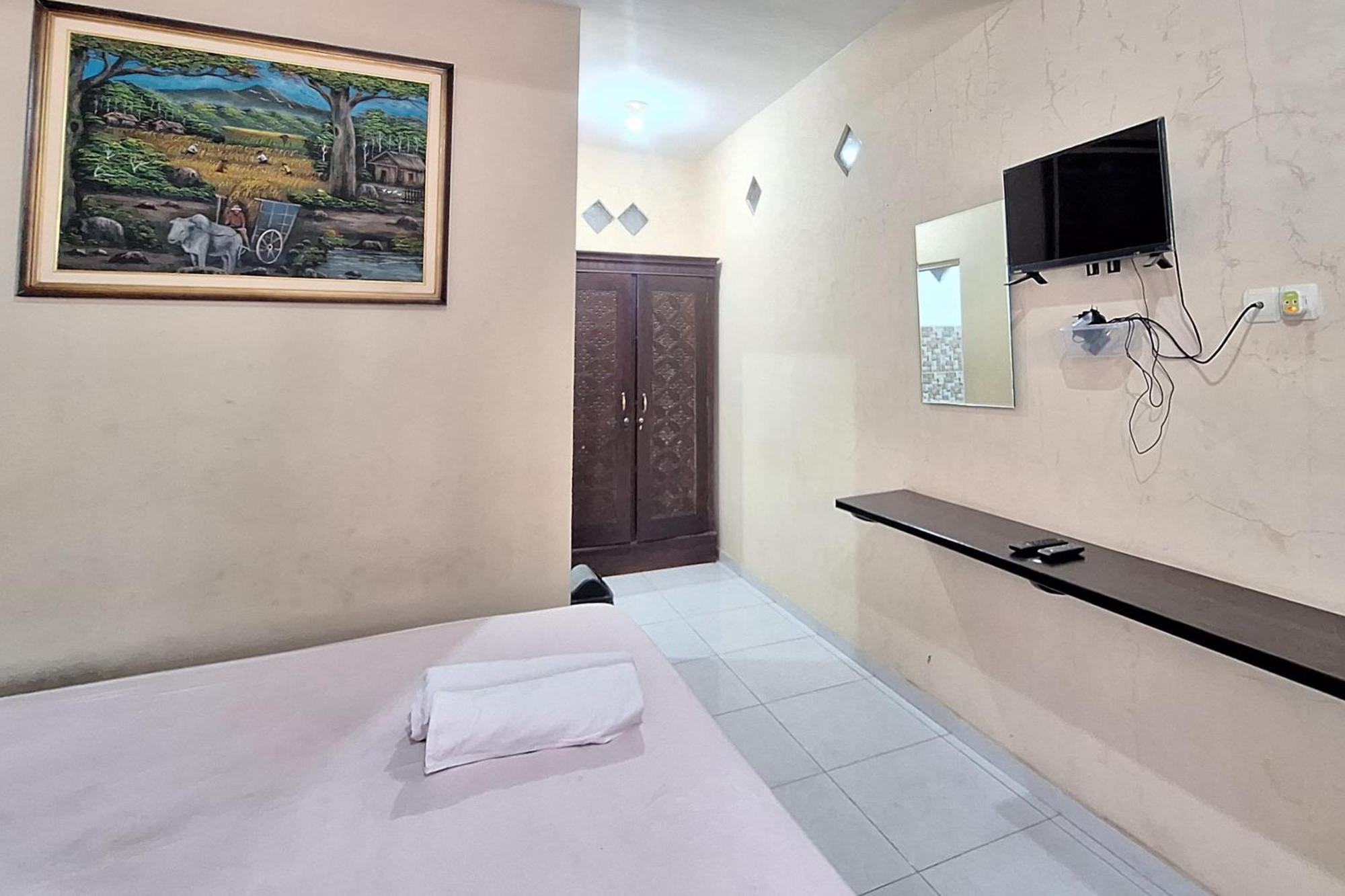Villa Bukit Bunga Syariah Redpartner Pacet Mojokerto Exterior photo