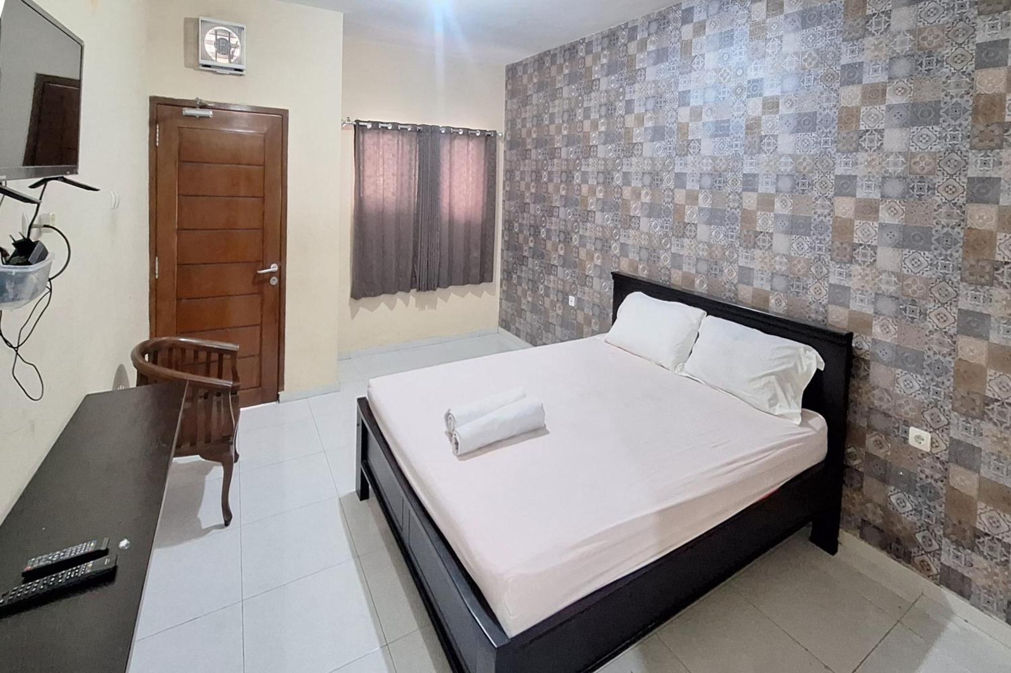 Villa Bukit Bunga Syariah Redpartner Pacet Mojokerto Exterior photo