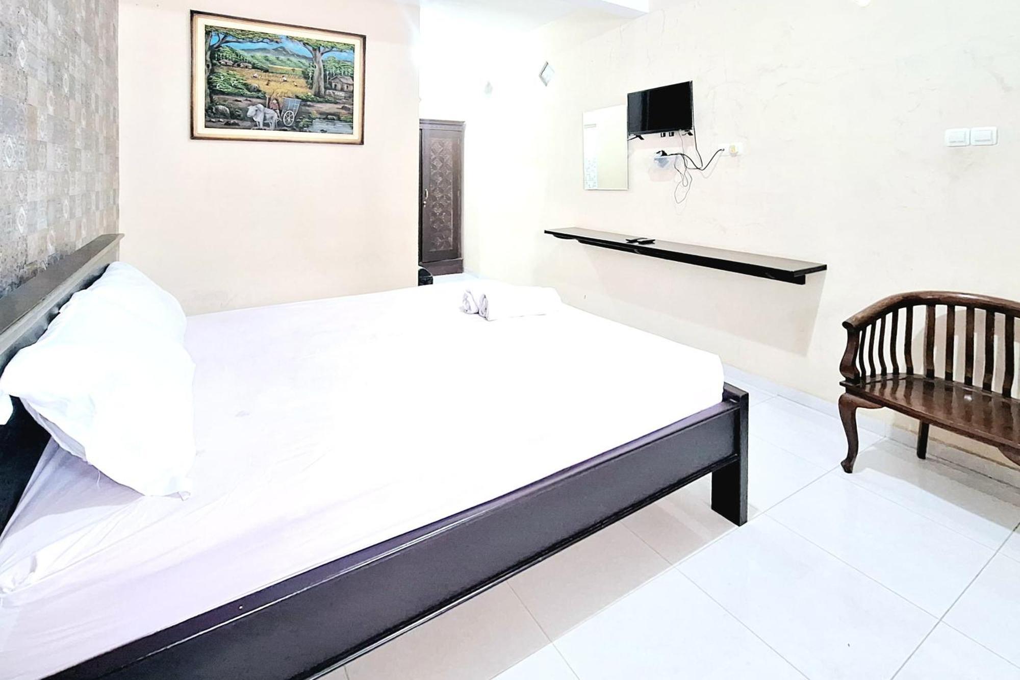 Villa Bukit Bunga Syariah Redpartner Pacet Mojokerto Exterior photo